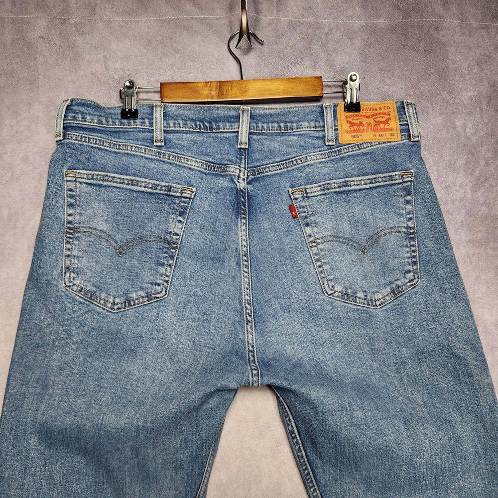 Levis 505 Regular Fit Straight Leg Jeans Mens 38 to 40x32 Medium Wash Blue Denim